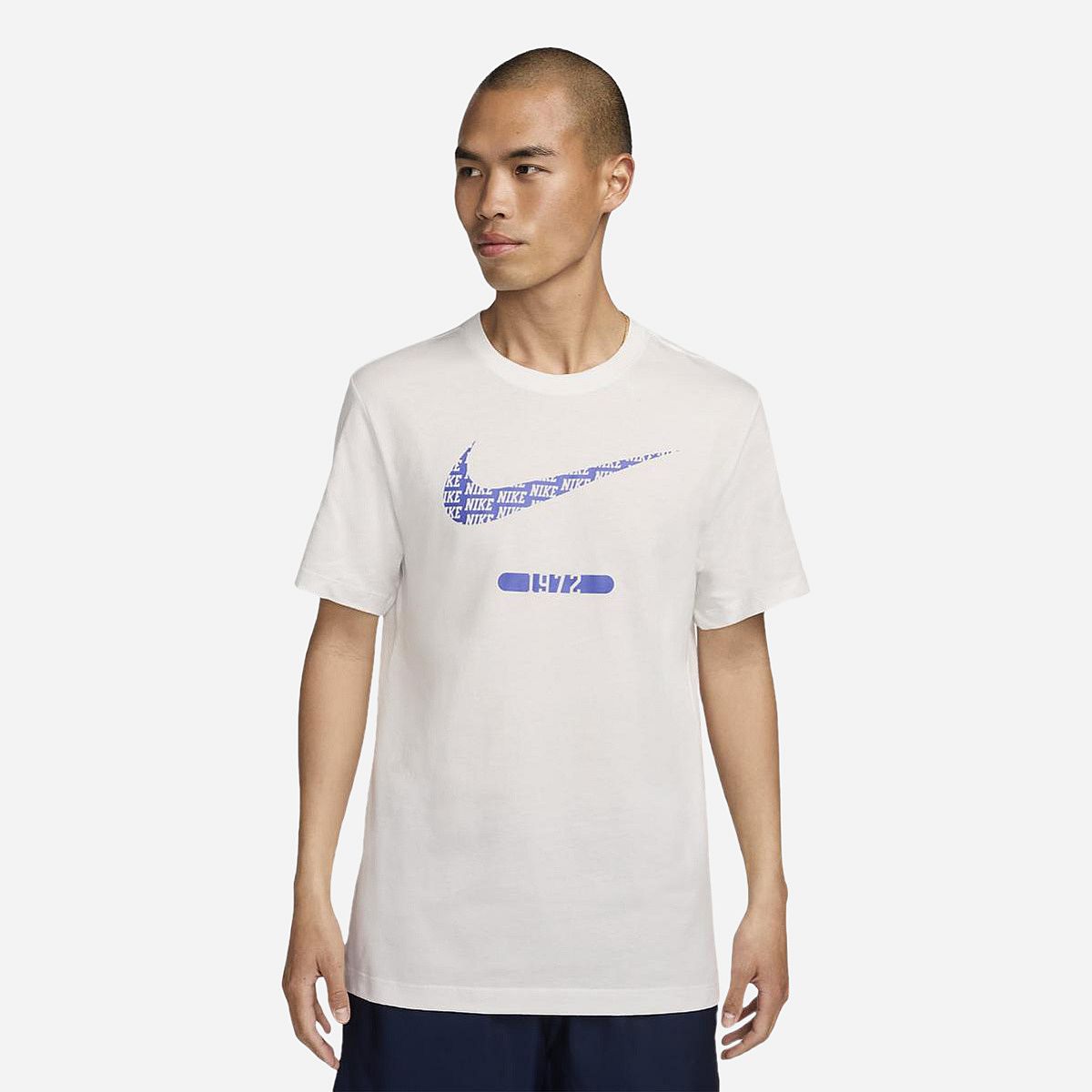 Nike Sportswear T-shirt 6 Mo Swoosh Heren Nike Sportswear T-shirt 6 Mo Swoosh Heren