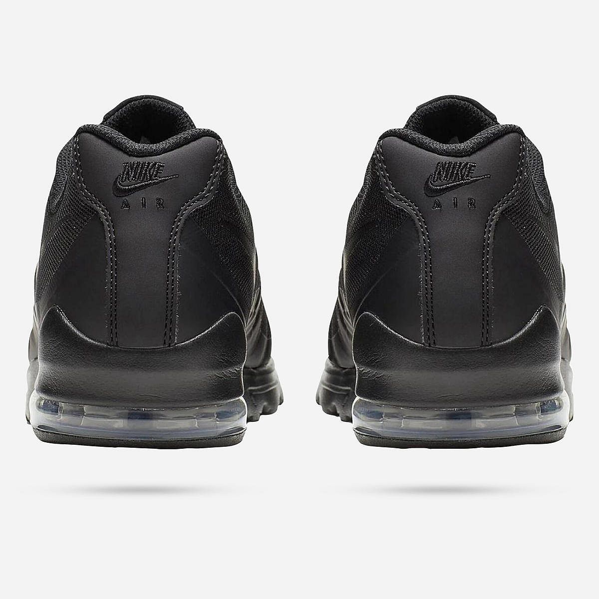 nike invigor mid black